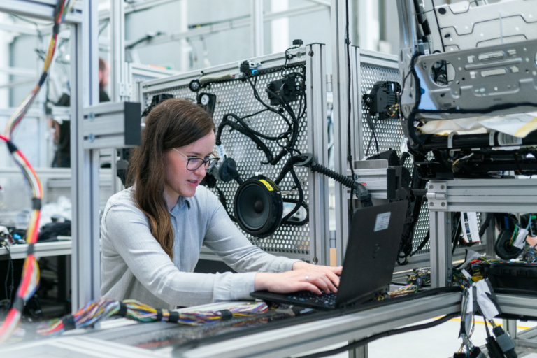 World-class contractingservice